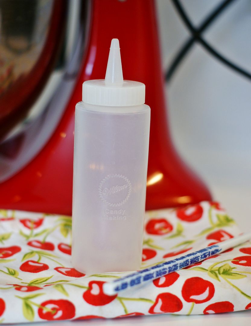 How to Clean Squeeze Bottles . . . Works for Me Wednesday Bake at 350°